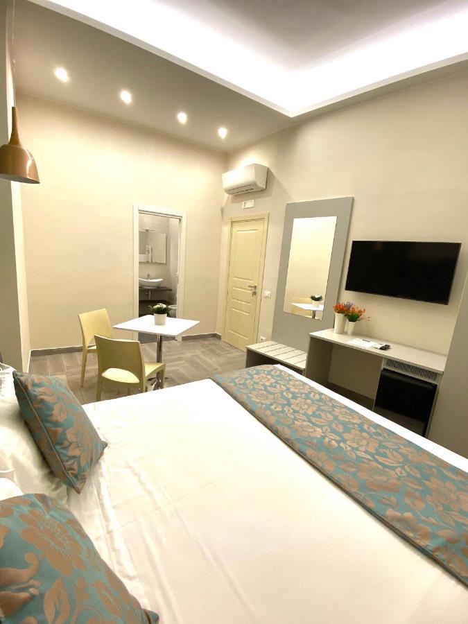 Main - Municipio Bed & Breakfast Наполи Екстериор снимка