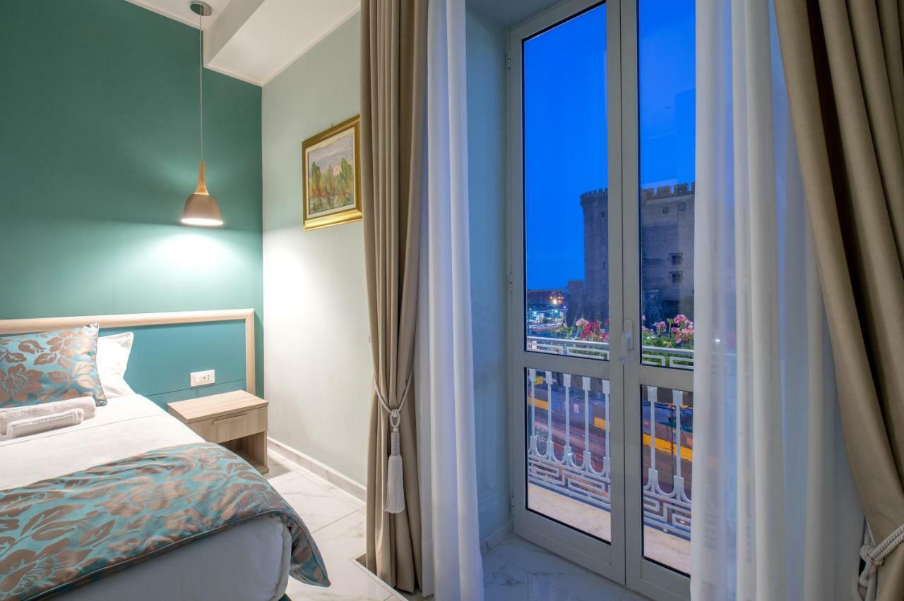 Main - Municipio Bed & Breakfast Наполи Екстериор снимка