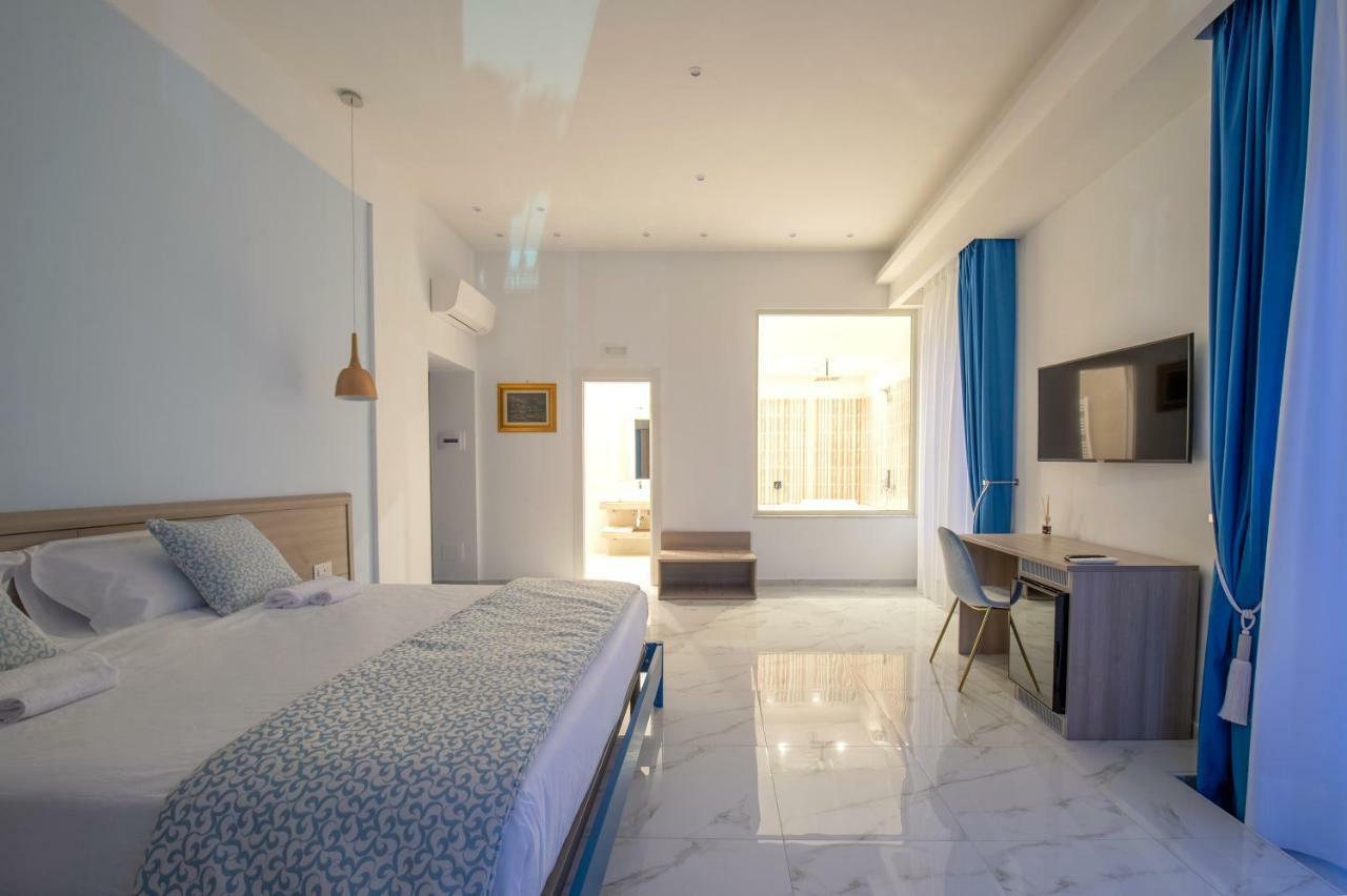 Main - Municipio Bed & Breakfast Наполи Екстериор снимка